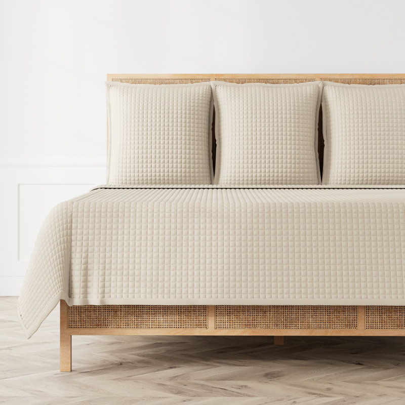 Ready-to-Bed Coverlet, Queen Quilt, Pumice