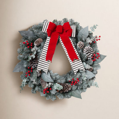 24" Frosted Pine Wreath