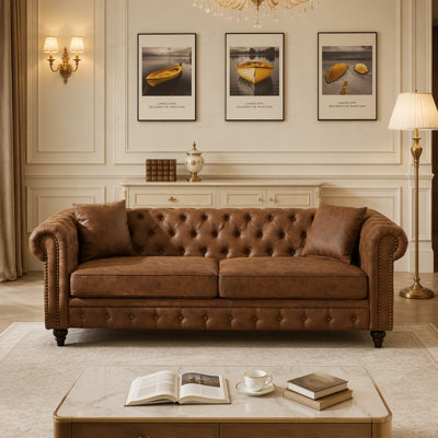 Canapé Chesterfield 3 places en tissu technique avec accoudoirs arrondis et boutons décoratifs