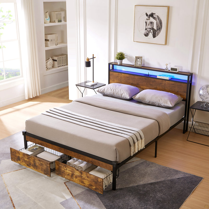 Base de lit plateforme grand en métal avec tête et pied de lit en bois avec port USB, station de charge, 2 tiroirs, lumières DEL