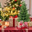 Ensemble de 2 arbres de Noël de table, petits arbres verts artificiels en PVC de 2 pi avec 68 pointes chacun, base en ciment en toile de jute, mini décorations des Fêtes pour bureau, table, bureau et décoration intérieure