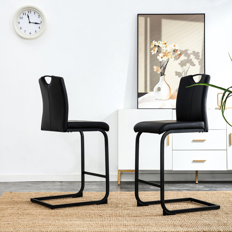 2 chaises noires - robustes et polyvalentes pour différentes utilisations, confortables avec repose-pieds et poignée, assemblage facile, chaises à hauteur de comptoir de différents réglages fiables et multifonctionnels,