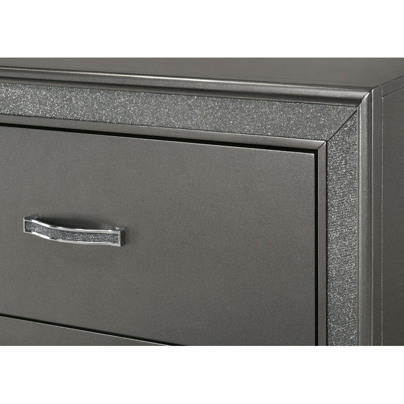 Commode contemporaine avec accents étincelants et cinq tiroirs, parfaite pour le rangement de chevet en finition brun foncé et gris