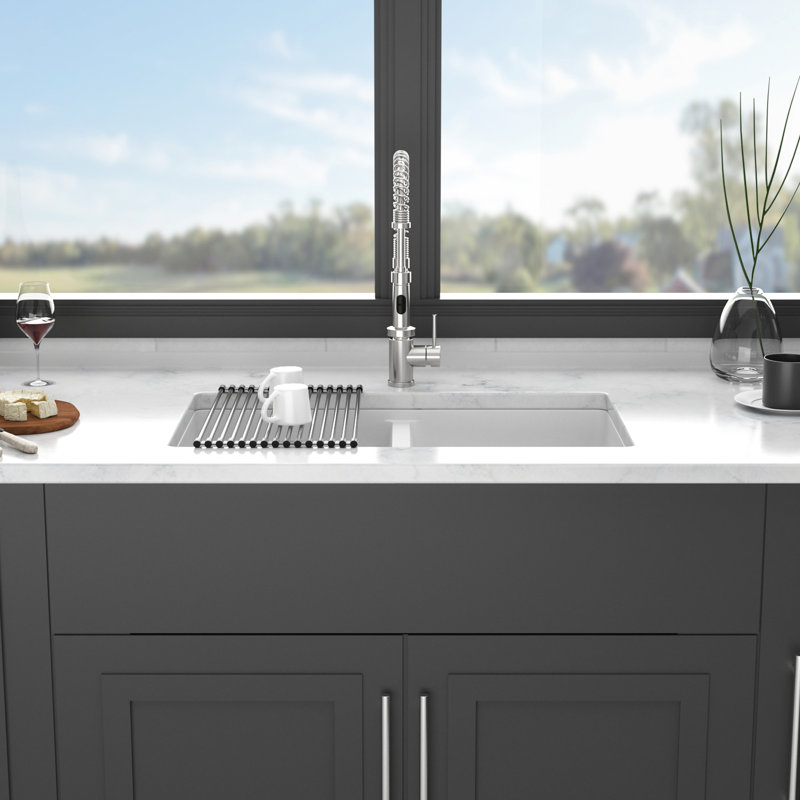 Évier de cuisine encastré à double cuve 50/50 en quartz blanc de 33 po x 19 po, avec coins arrondis épais et solides, ensemble avec évier en granite à grille inférieure, fonctionnement silencieux, non poreux lisse,