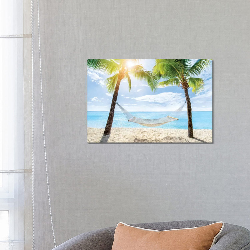 «Relaxing In A Hamac At The Beach» par - Toile tendue, H 18 po x l 26 po x P 1,5 po