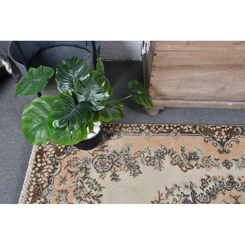 Tapis turc rétro Oushak beige avec motifs floraux pour espaces de salon brun / beige
