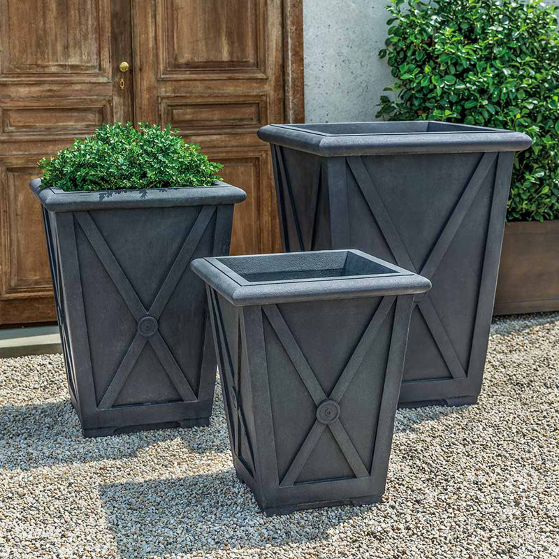 Pot à fleurs en béton Directoire, Travertin, H 31,5 po x l 24,5 po x P 24,5 po