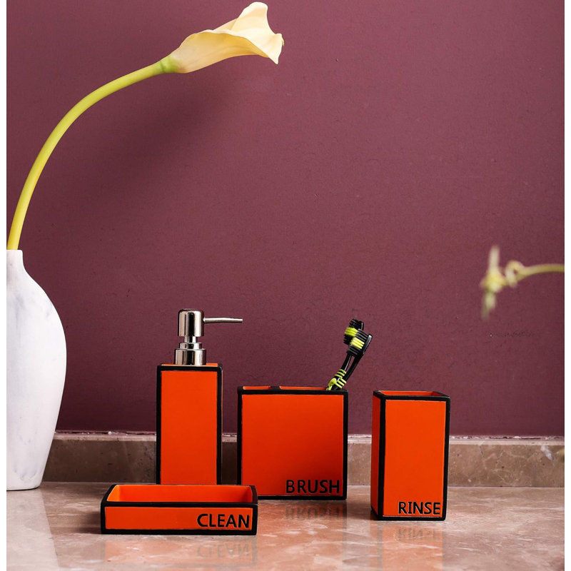 Bathroom accessory set