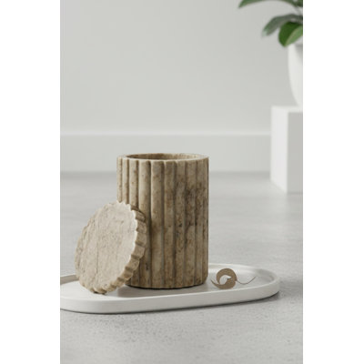 Pot de cuisine en marbre