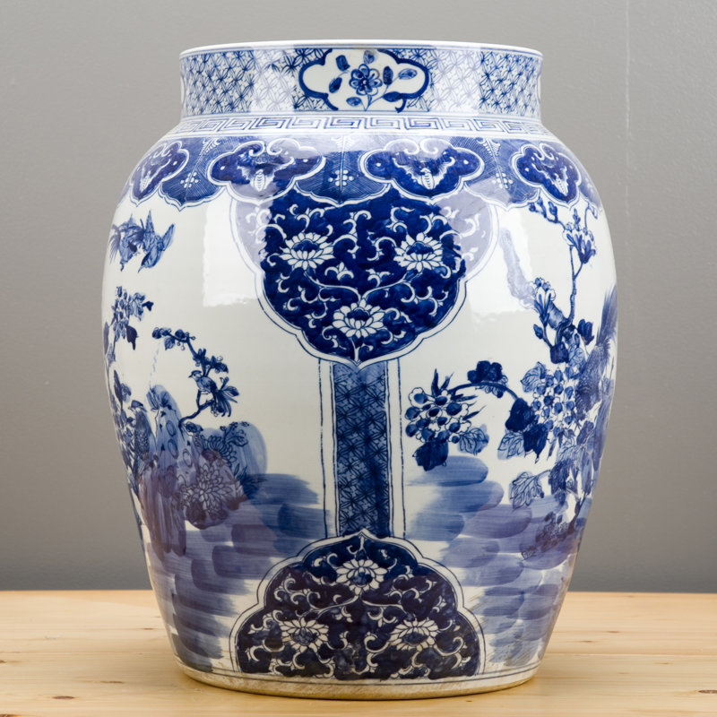 Porcelain Vase Magpie