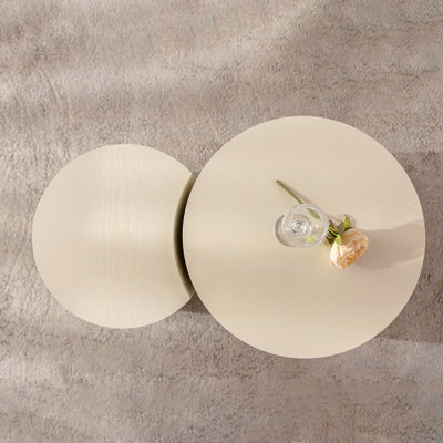 Table basse ronde en forme de piédestal robuste fabriquée à la main en forme d'olive pour les salons modernes