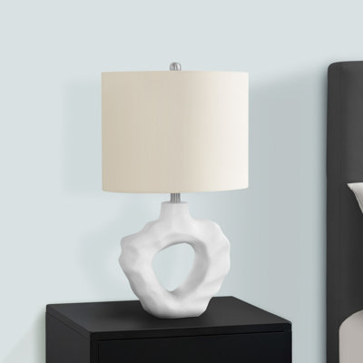 Lampe de table moderne et élégante de H 24 po, H 25 po, lampe de table, résine crème, abat-jour ivoire / crème, moderne, lampe de table