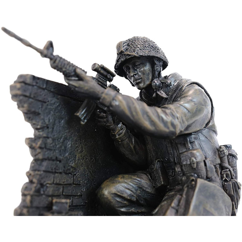 People Figurines & Sculptures
