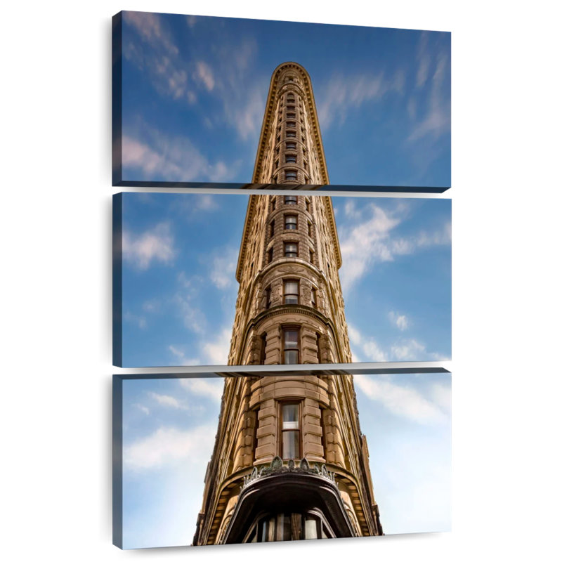 Manhattan's Flatiron Building, H 23 po x l 14 po