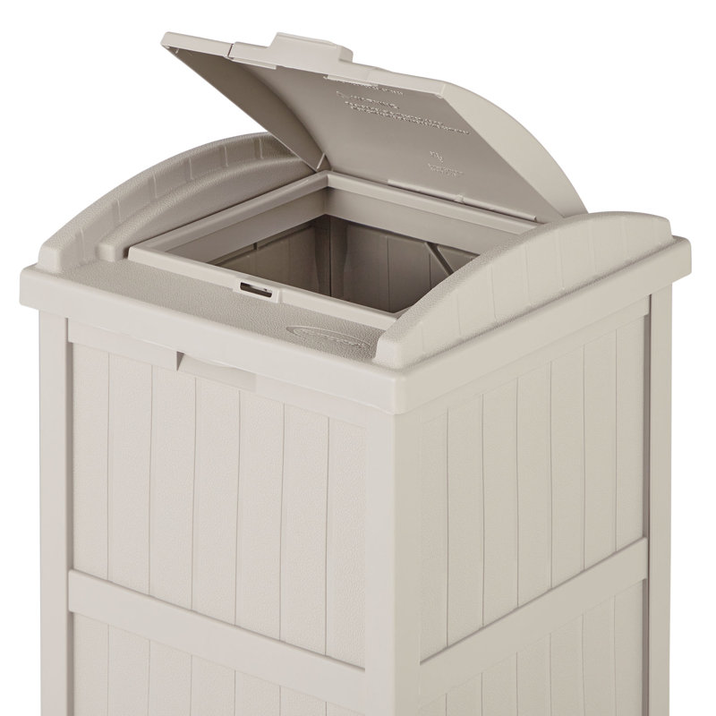 Couvercle pour poubelle en résine de 15,75 po x P 16 po Suncast fabriqué aux États-Unis, Taupe, 33