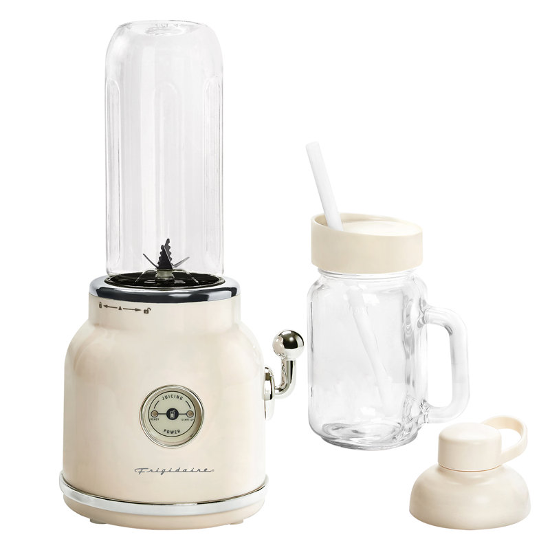CURTIS Frigidaire Kitchen Personal Blender