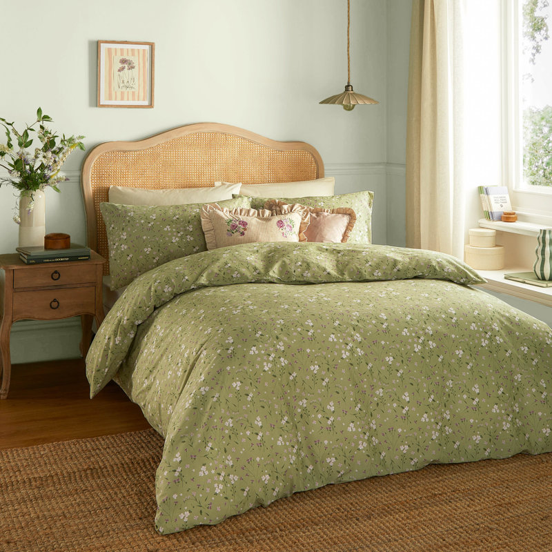 Bronte Cotton Floral Duvet Cover Set with Pillowcases Included, Kingsize Duvet Cover + 2 Standard Pillowcases, Green