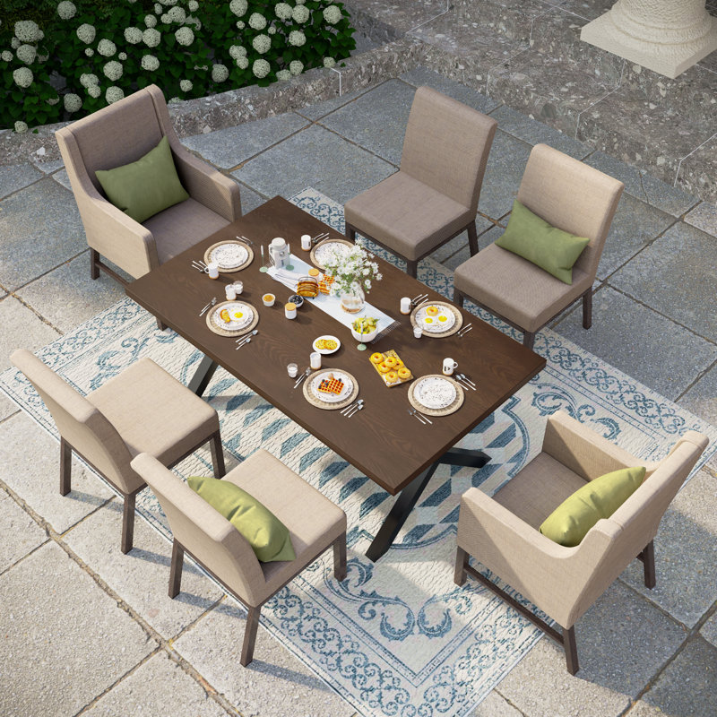 Ensemble repas d'extérieur avec six chaises