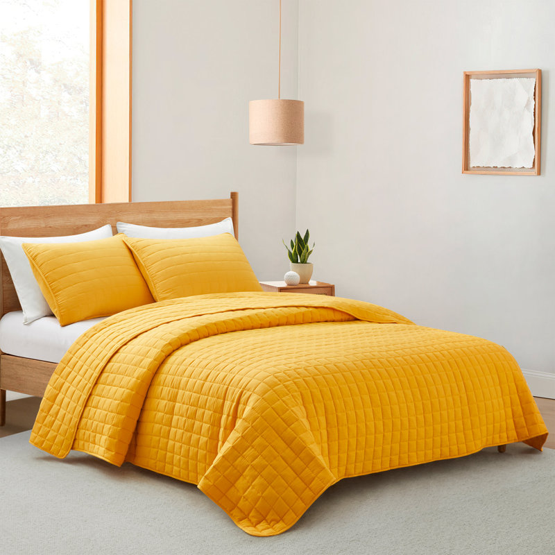 Ensemble de couvre-lit en microfibre matelassée Stroman, Courtepointe pour très grand lit + 2 taies d'orei, Jaune
