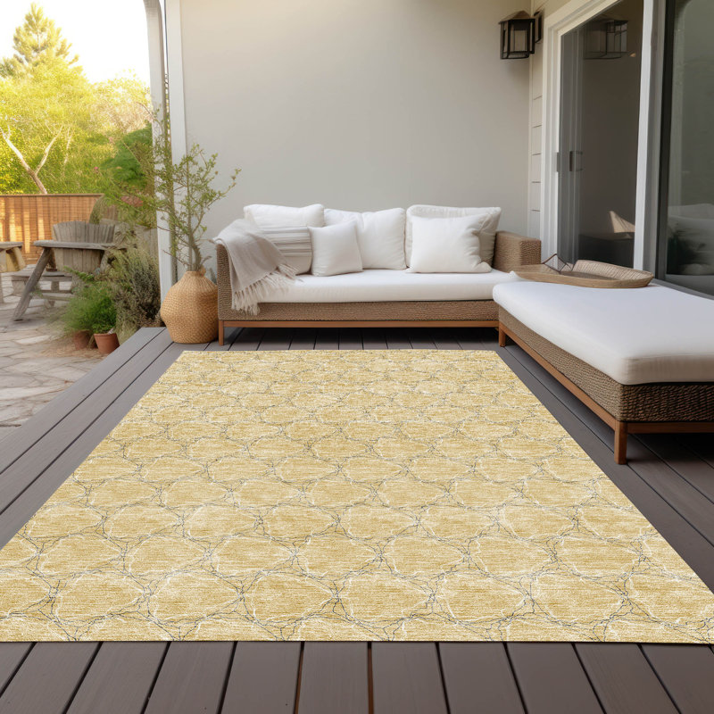 Wheat Geometric Machine-Washable Indoor/Outdoor Rug 2'6" x 3'10"