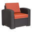 Fauteuil club 33 po en plastique noir avec coussin rouge