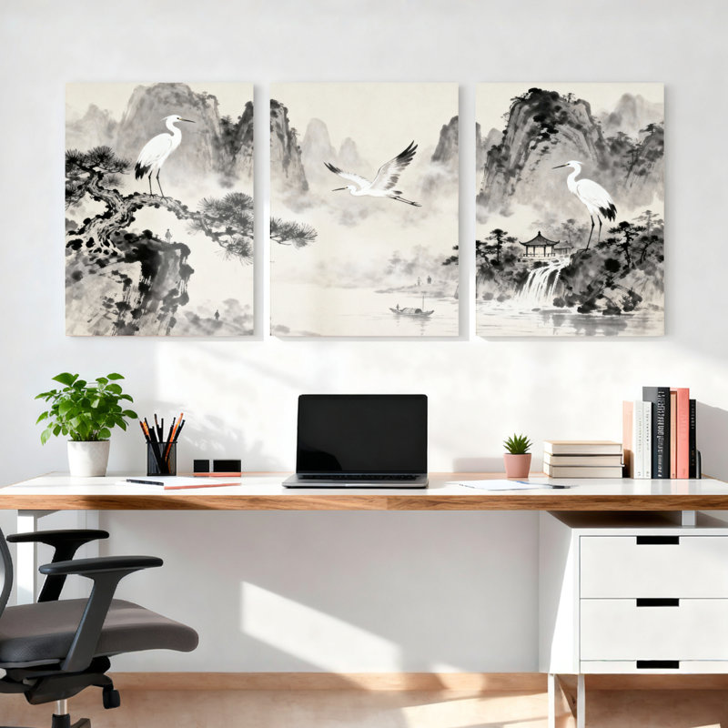Ensemble de 3 tableaux sur toile tendue, peints à l'encre de Chine, représentant une grue et un paysage de montagne.