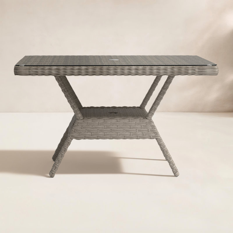Norfolk Chat Table, Oui