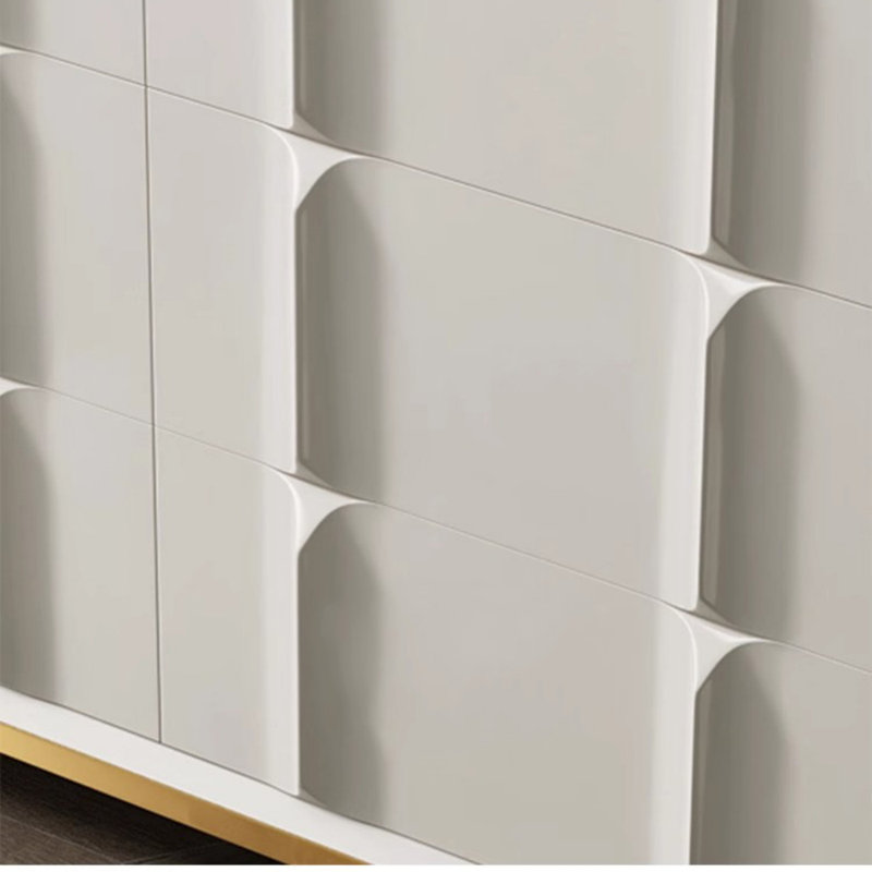Buffet blanc crème, H 33,46 po x l 47,24 po x P 15,75 po