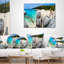 Coussin de l’eau océanique turquoise avec roches seascape