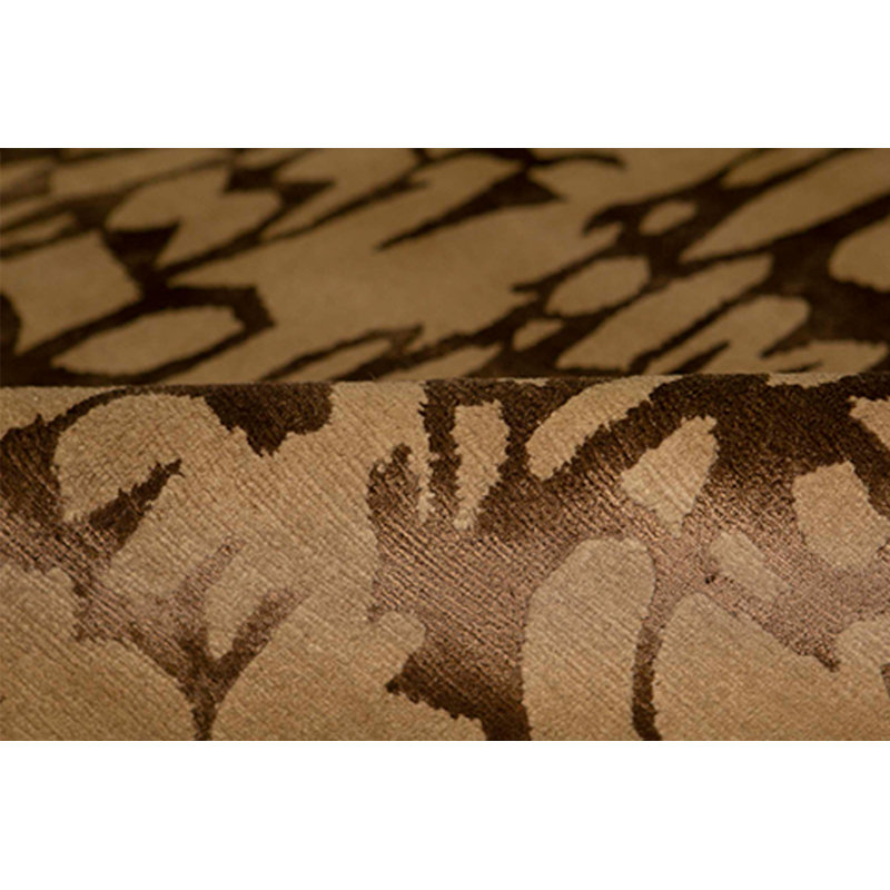 Area Rug in Brown/Dark Brown
