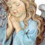 Statue de jardin petite fille ange avec guirlande de fleurs DEL Exhart