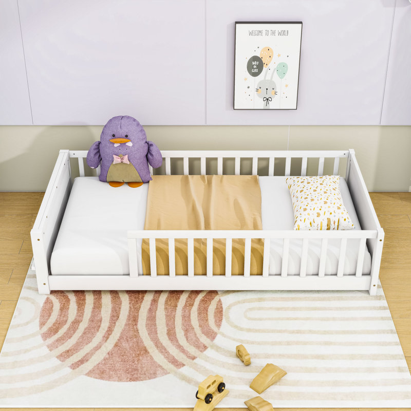 Lit plateforme simple en bois avec garde-corps, Blanc