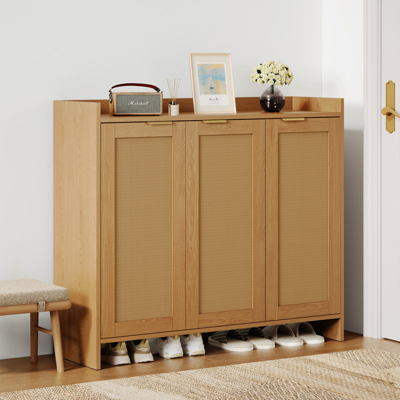 Armoire à chaussures à tablette réglable pour vestibule: une solution de rangement élégante et fonctionnelle, Chêne clair