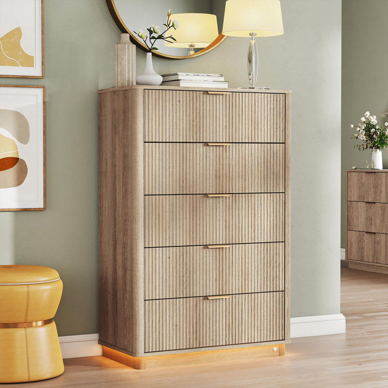Commode cannelée de 31,5 po de largeur avec éclairage et commode pour chambre à coucher avec 5 tiroirs, Jaune