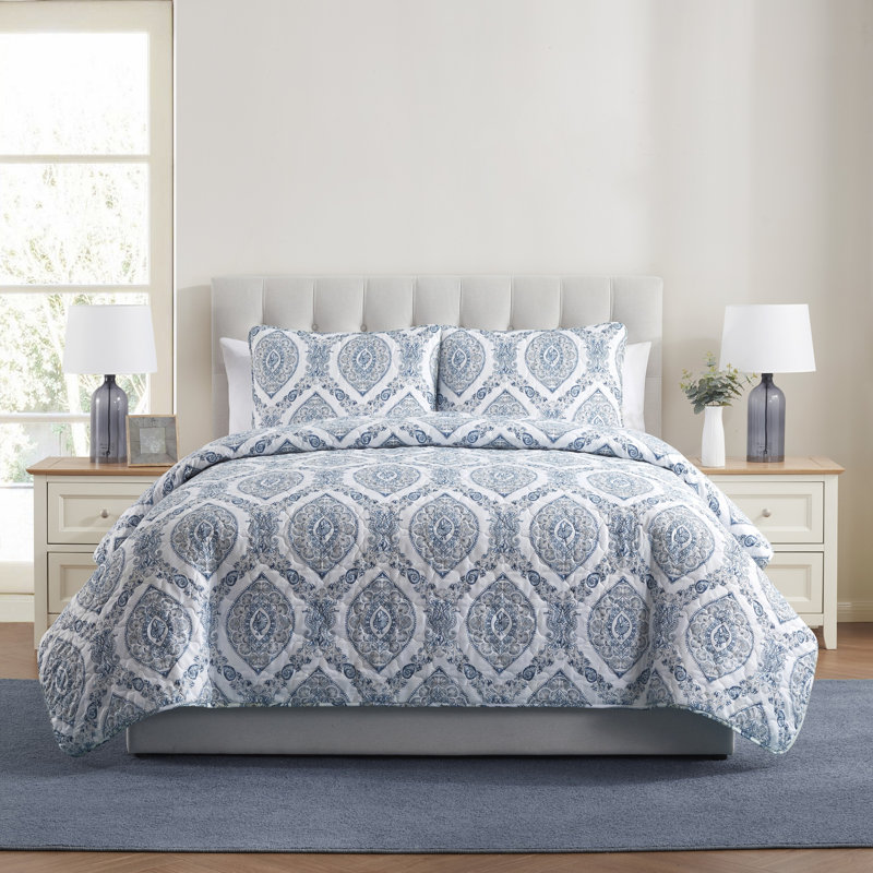 Sea Damask 3-Piece Printed Coastal Quilt Set, King Quilt + 2 King Shams