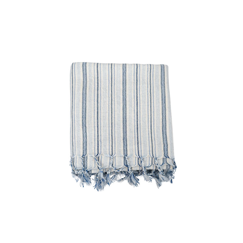 Serviette bleue à fines rayures