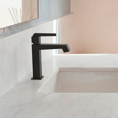 Single Handle Bathroom Faucet with Drain Assembly, Single Hole Bathroom Sink Faucet