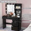 Bureau de maquillage avec miroir et lumières-711912622