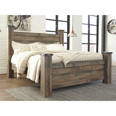 Trinell Poster Bed