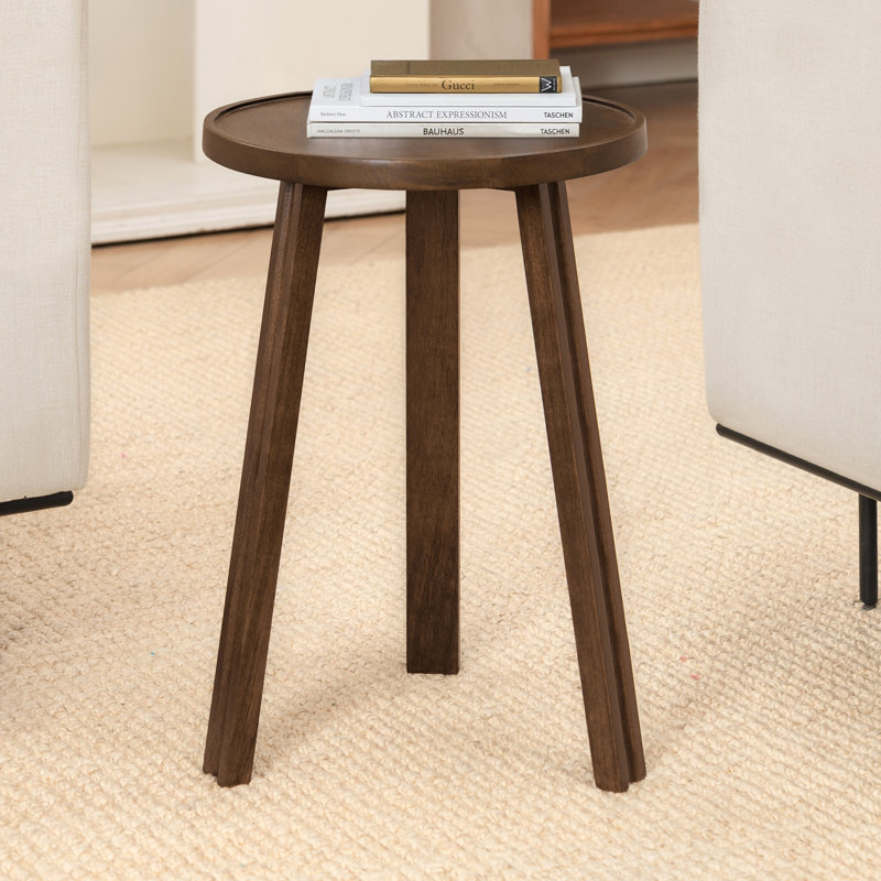 Table de bout en bois massif avec plateau rond Keira, Hazel Brown