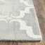 Tapis gris / ivoire en laine touffeté à la main à motif géométrique-67787932