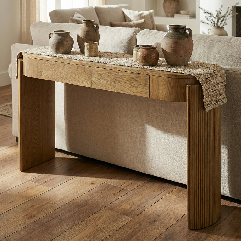 Élégante console ovale avec détails cannelés et tiroirs de rangement pour le hall d'entrée, Bois naturel