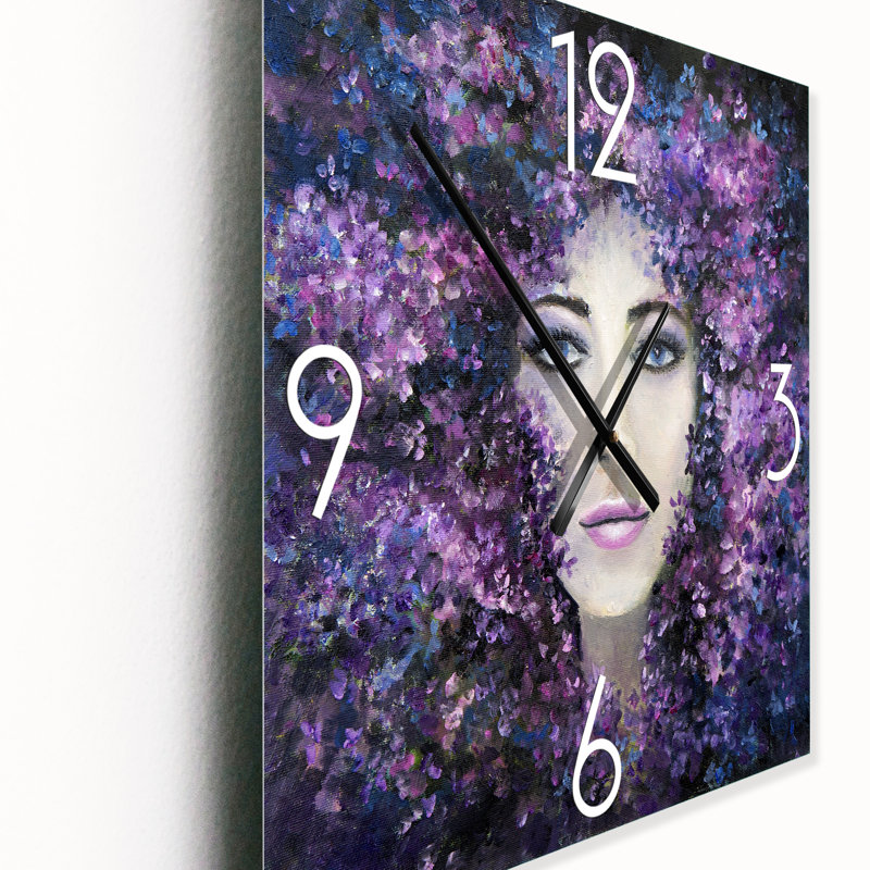 Horloge murale Portrait d'une femme avec des fleurs de lavande, Très grand