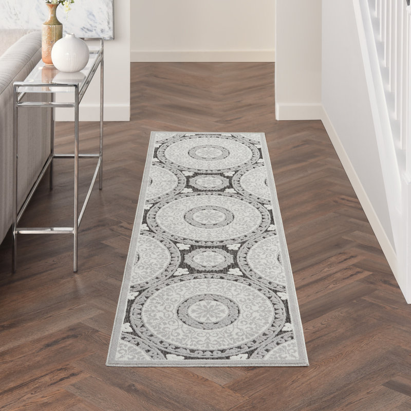 Gunnin Geometric Indoor / Outdoor Rug, Runner 2'2" x 10'