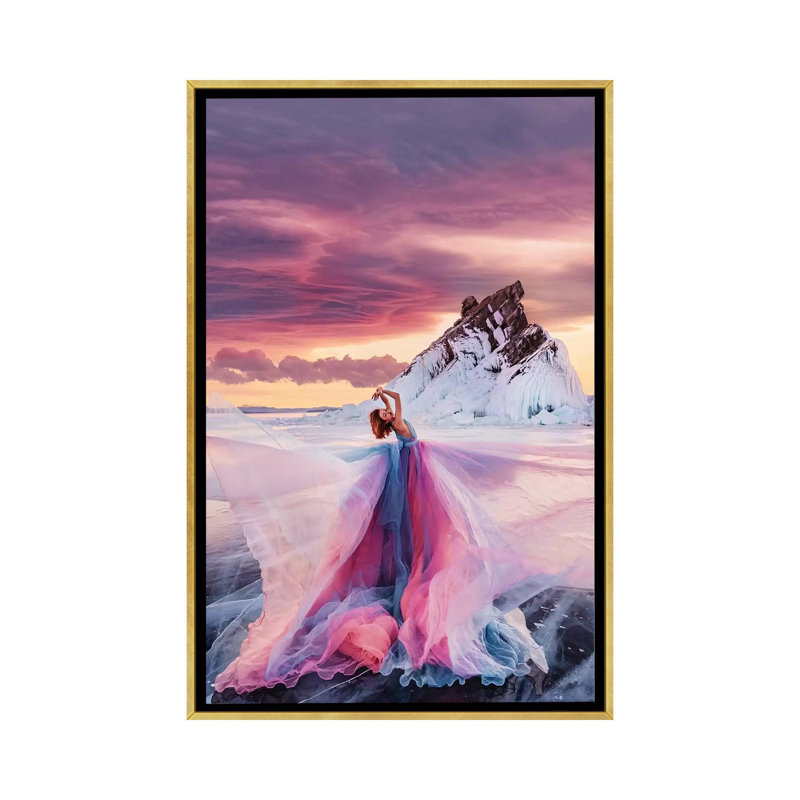 Reproduction d’art, "Lady Sunset" par Hobopeeba, H 26 po x l 18 po x 1,5 po, Toile encadrée d'or, Pas de tapis