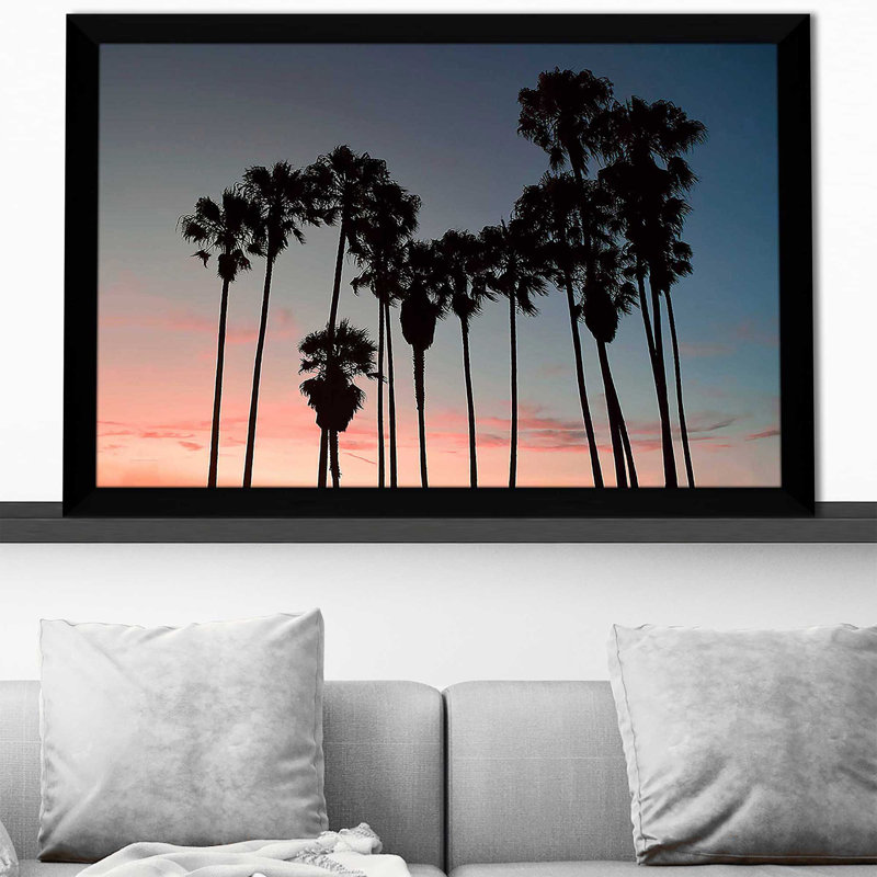 Venice Beach par Natalie Carpentieri - photographie, Cadre noir, H 27,5 po x l 39,5 po x P 0,75 po