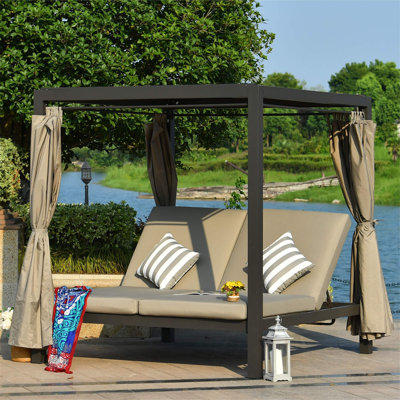Daybed With Canopy For Outdoor Use by Hokku Designs
