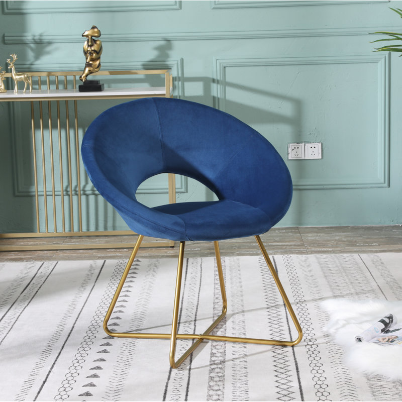 Chaise d'appoint contemporaine en velours bleu