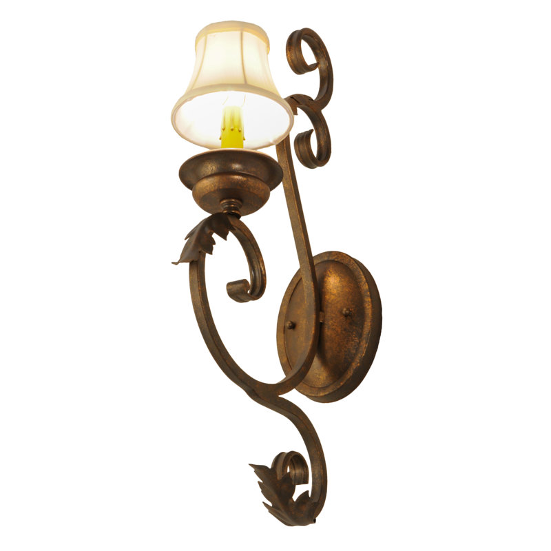 1 - Light Wallchiere