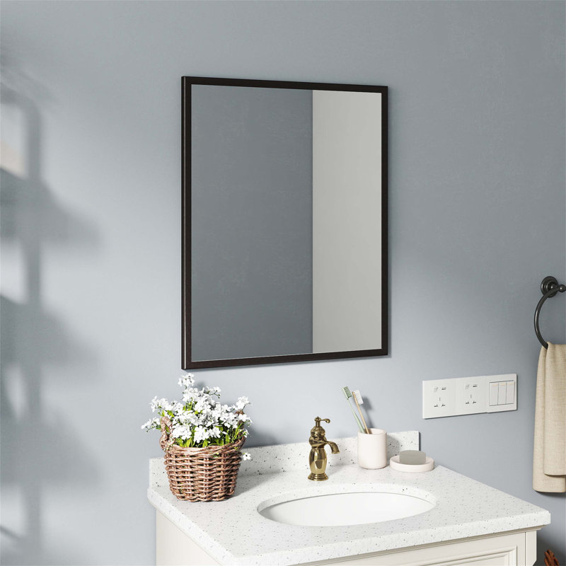 Miroir noir en aluminium durable de 24 pouces pour les salles de bain compactes, design élégant et moderne avec une réflexion claire